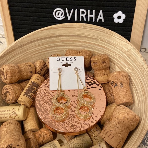 NEW GUESS Sparkling Gold-Tone Earring - Picture 5 of 6